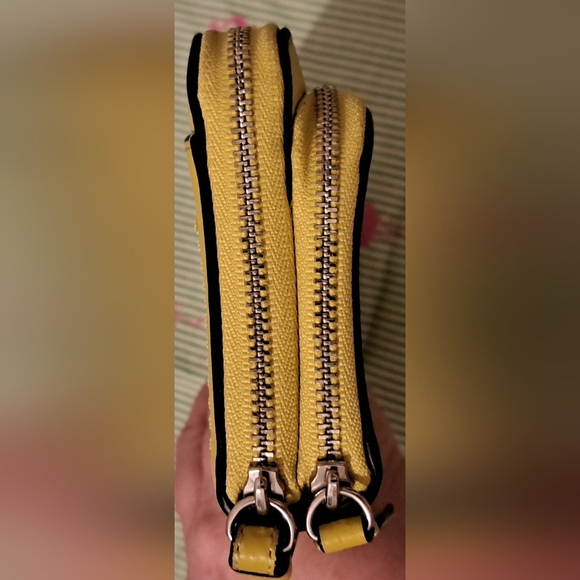 EUC Y2K Coach Neon Green Duo Accordion Zip Wallet Wristlet Clutch w/ Many Slots - Picture 8 of 11